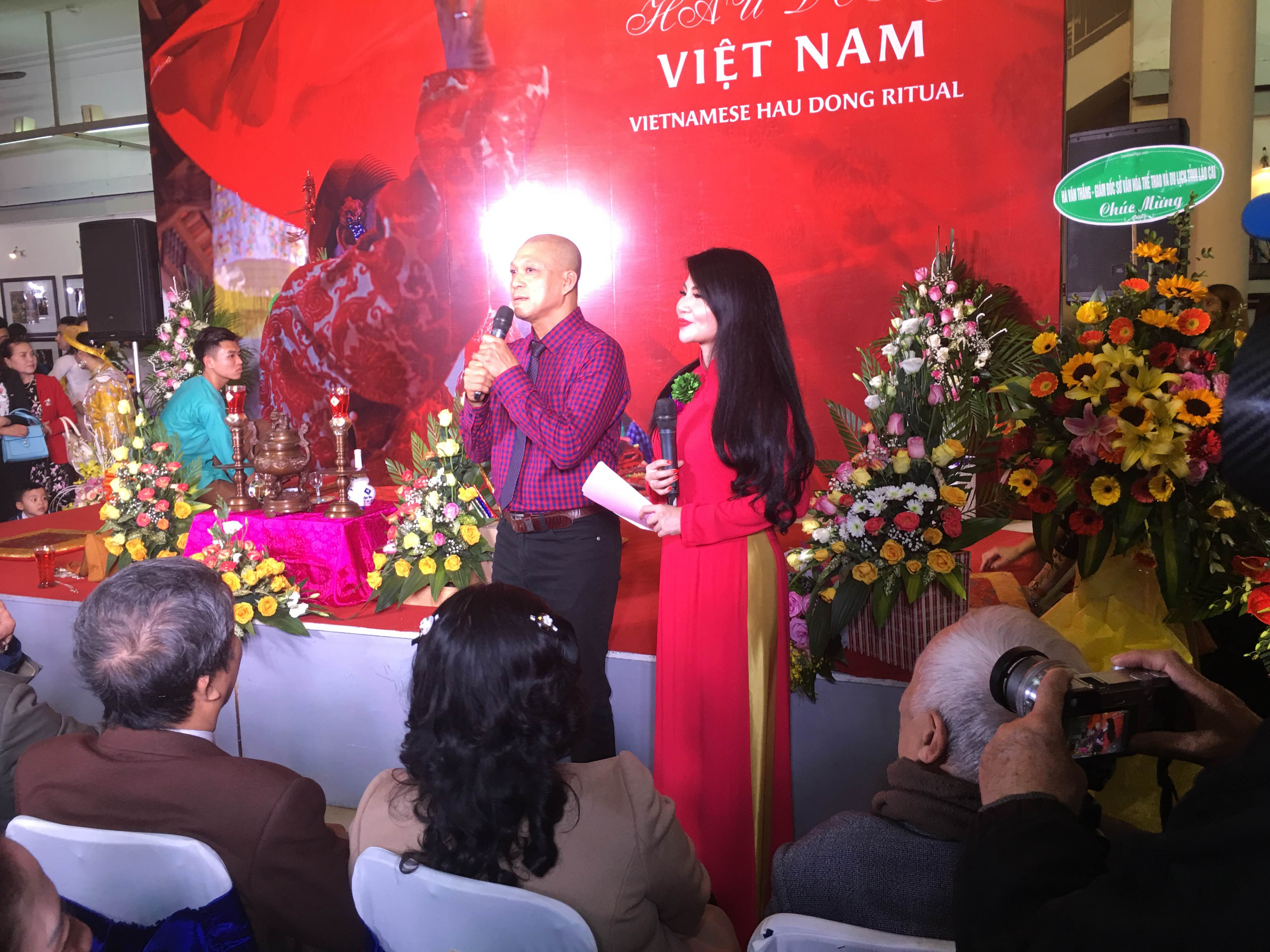 Triển lãm ảnh Hầu đồng Việt Nam tại Hà Nội