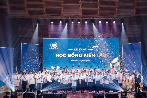 Vinschool trao học bổng kiến tạo cho 30 học sinh xuất sắc vượt khó