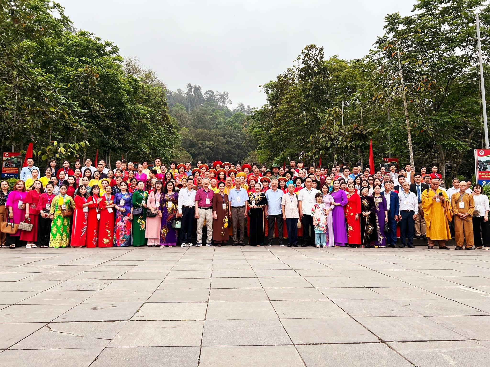 Hội Di sản Văn hóa Việt Nam dâng hương tri ân và báo công các vua Hùng