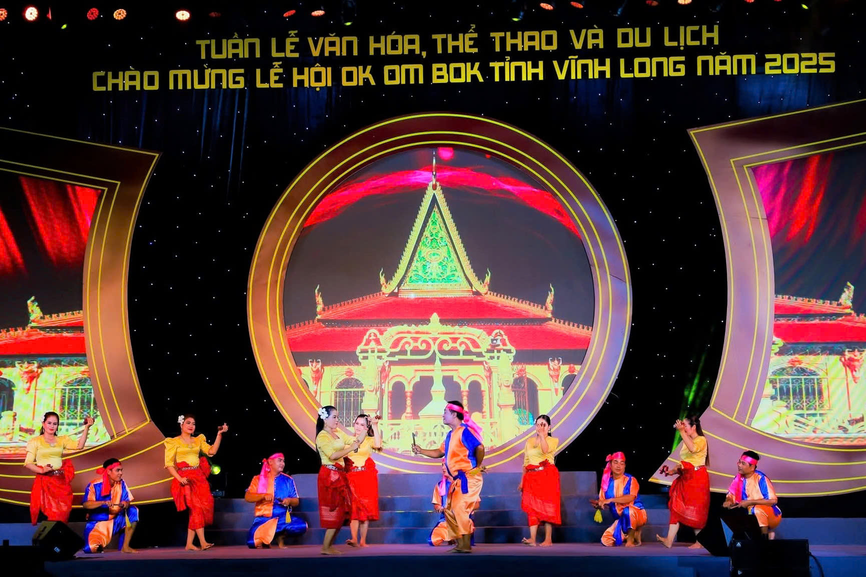 Nhiều hoạt động đa dạng, phong phú hướng tới Tuần lễ Văn hóa, Thể thao và Du lịch chào mừng lễ hội Ok Om Bok tỉnh Vĩnh Long