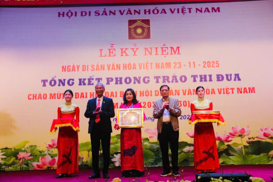 Hội Di sản Văn hóa Việt Nam trao tặng Kỷ niệm chương Vì sự nghiệp Di sản Văn hóa Việt Nam