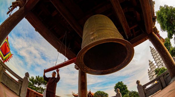 Lên các ngọn núi thiêng tham dự lễ cử chuông cầu quốc thái dân an ngày 1/7