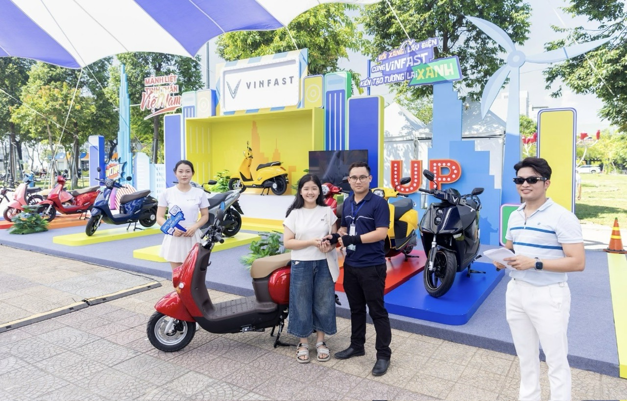Xe máy VinFast chinh phục người dùng thành phố biển: Nhỏ gọn, tiết kiệm, lái sướng