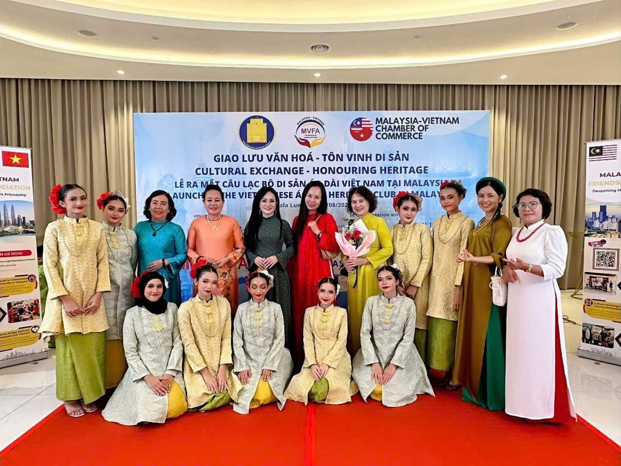 Ra mắt Câu lạc bộ Di sản Áo dài Việt Nam tại Malaysia