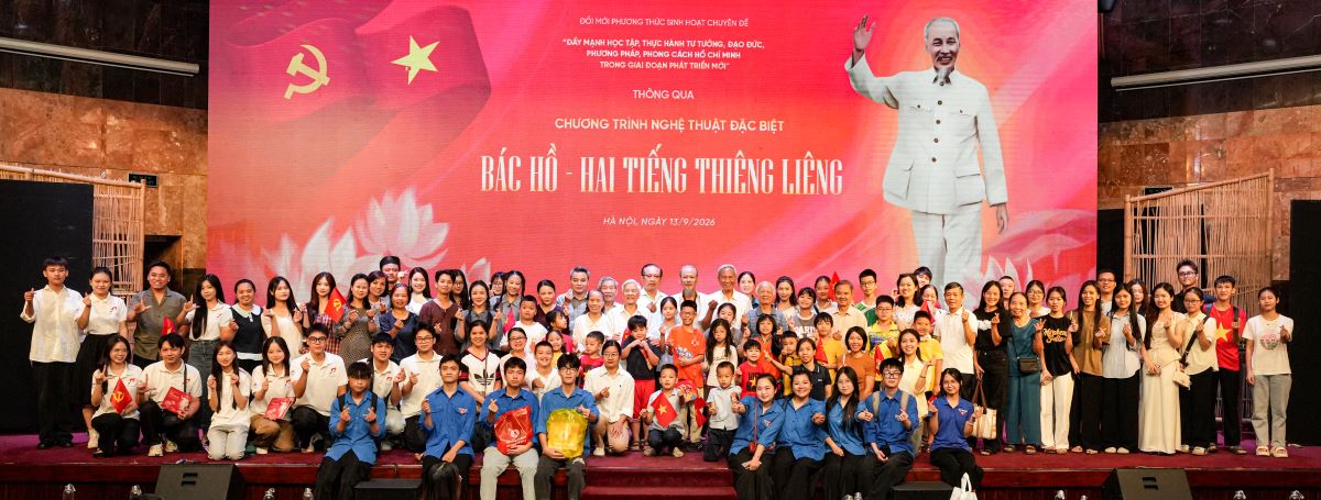Chương tr&igrave;nh nghệ thuật đặc biệt &ldquo;B&aacute;c Hồ - Hai tiếng thi&ecirc;ng li&ecirc;ng&rdquo;:  Khi nghệ thuật trở th&agrave;nh một phương thức sinh hoạt ch&iacute;nh trị