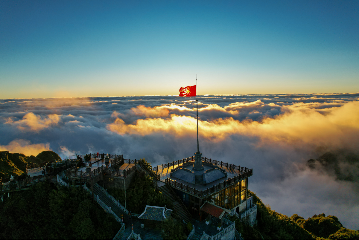 Cond&eacute; Nast Traveller v&iacute; kh&aacute;ch sạn của Sun Group tại Sa Pa như l&acirc;u đ&agrave;i cổ t&iacute;ch giữa m&acirc;y