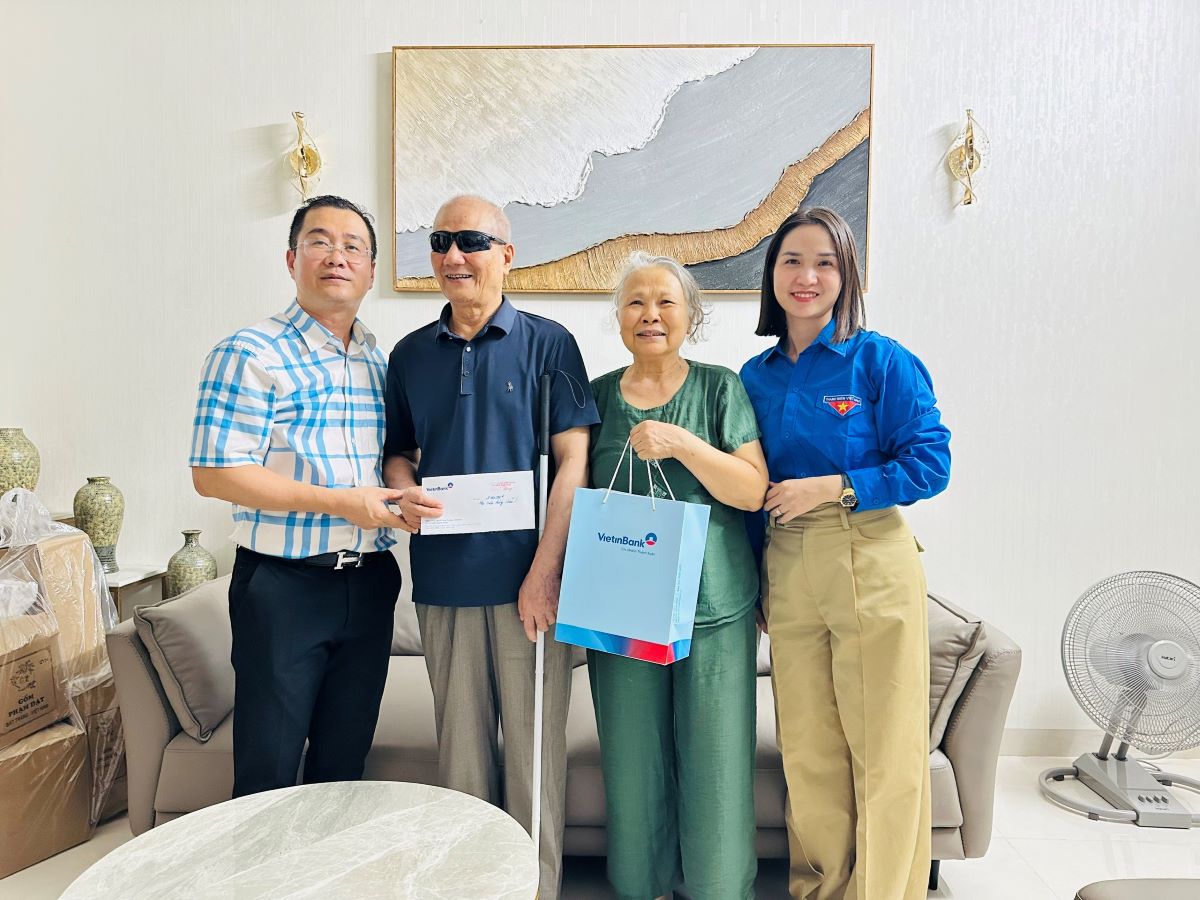 Tăng cường nhận thức ch&iacute;nh trị tư tưởng cho c&aacute;n bộ, người lao động tại VietinBank Chi nh&aacute;nh Thanh Xu&acirc;n tr&ecirc;n kh&ocirc;ng gian mạng trong kỷ nguy&ecirc;n mới. Kỳ 2: &ldquo;Sức đề kh&aacute;ng tư tưởng&rdquo; ch&iacute;nh l&agrave; l&aacute; chắn th&eacute;p bảo vệ bản lĩnh c&aacute;n bộ ng&acirc;n h&agrave;ng tr&ecirc;n kh&ocirc;ng gian mạng tron