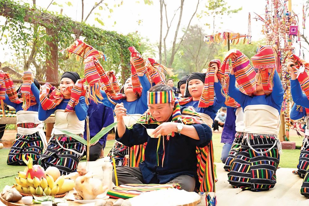 THANH H&Oacute;A: Ch&aacute; M&ugrave;n - sợi lụa nối Mường Trời với Mường L&uacute;m