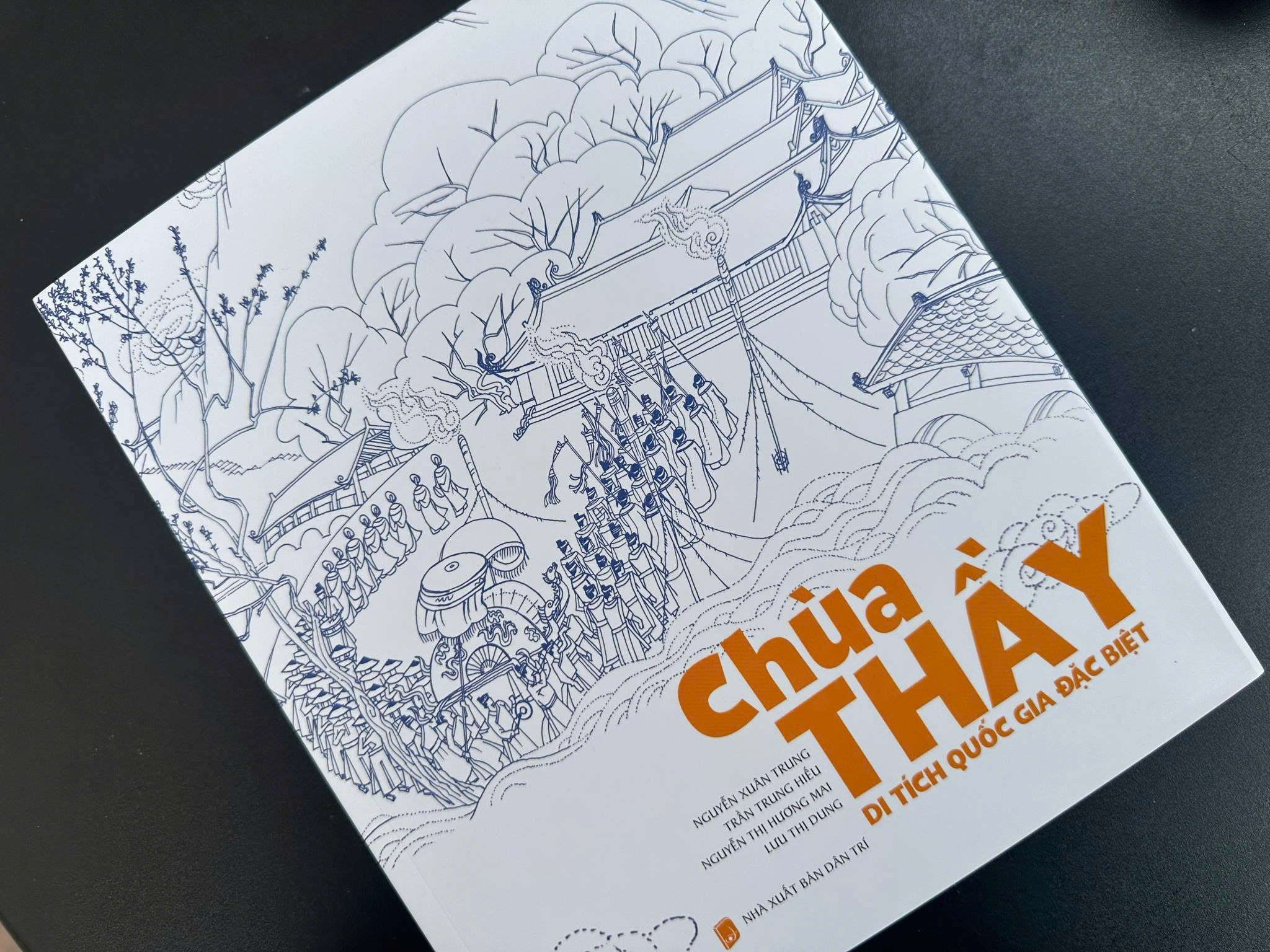 S&aacute;ch &ldquo;Ch&ugrave;a Thầy - Di t&iacute;ch quốc gia đặc biệt&rdquo; ra mắt bạn đọc