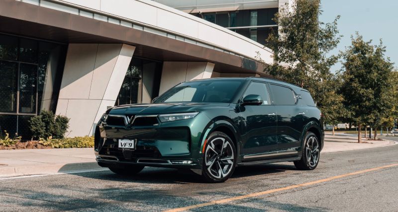  &ldquo;Ph&aacute;o đ&agrave;i&rdquo; an to&agrave;n VinFast VF 9 thuyết phục chủ xe doanh nh&acirc;n