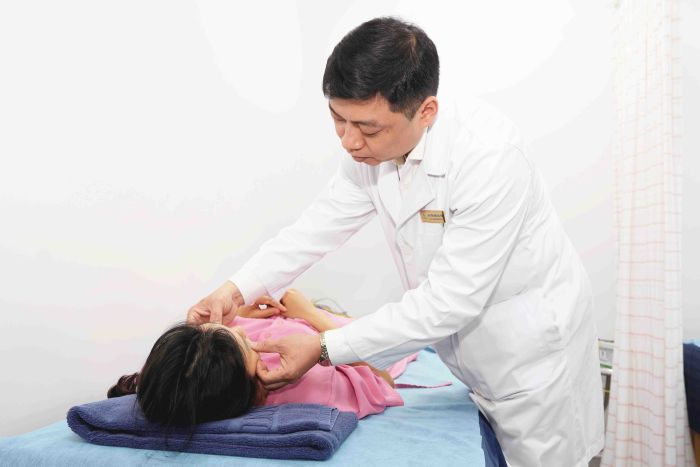 Người đi t&igrave;m &ldquo;chỗ đứng&rdquo; cho y học cổ truyền trong bệnh viện c&ocirc;ng nghệ cao