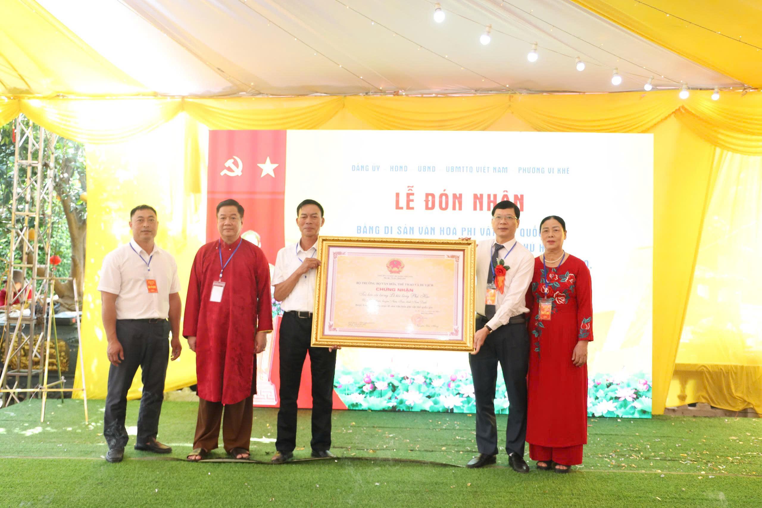 Lễ đ&oacute;n nhận Bằng Di sản văn h&oacute;a phi vật thể quốc gia &ldquo;Tr&ograve; K&eacute;o c&otilde;i&rdquo; v&agrave; khai mạc Lễ hội truyền thống l&agrave;ng Ph&uacute; H&agrave;o năm 2026