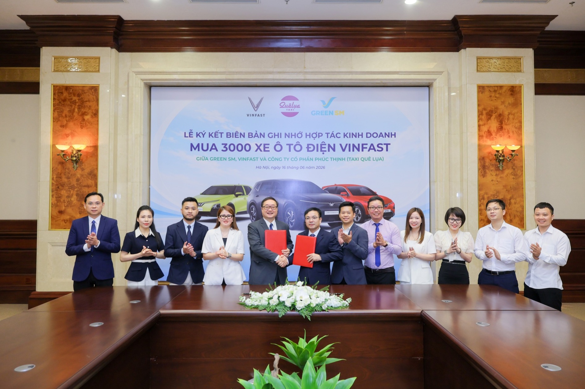 Taxi qu&ecirc; lụa tăng tốc chuyển đổi xanh, mua th&ecirc;m 2.000 &ocirc; t&ocirc; điện VinFast th&ocirc;ng qua Green SM