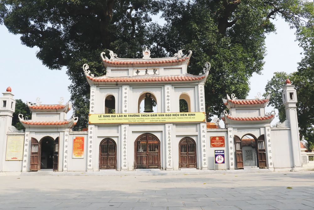 Tiếng m&otilde; g&otilde; nhịp thời gian giữa l&ograve;ng Sư phạm