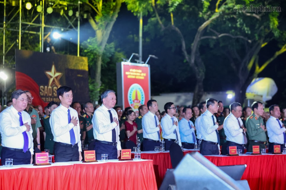 Cầu truyền h&igrave;nh &ldquo;Sao s&aacute;ng dẫn đường&rdquo;