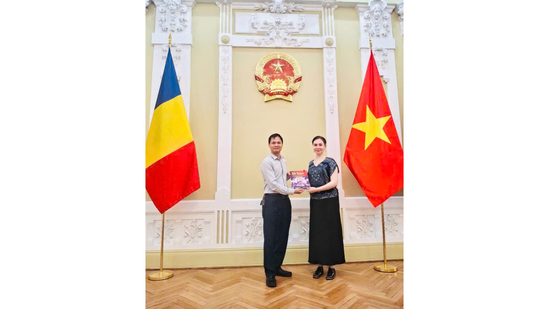 Đại sứ qu&aacute;n Cộng h&ograve;a x&atilde; hội chủ nghĩa Việt Nam tại Rumani cảm ơn Tạp ch&iacute; Thế giới Di sản